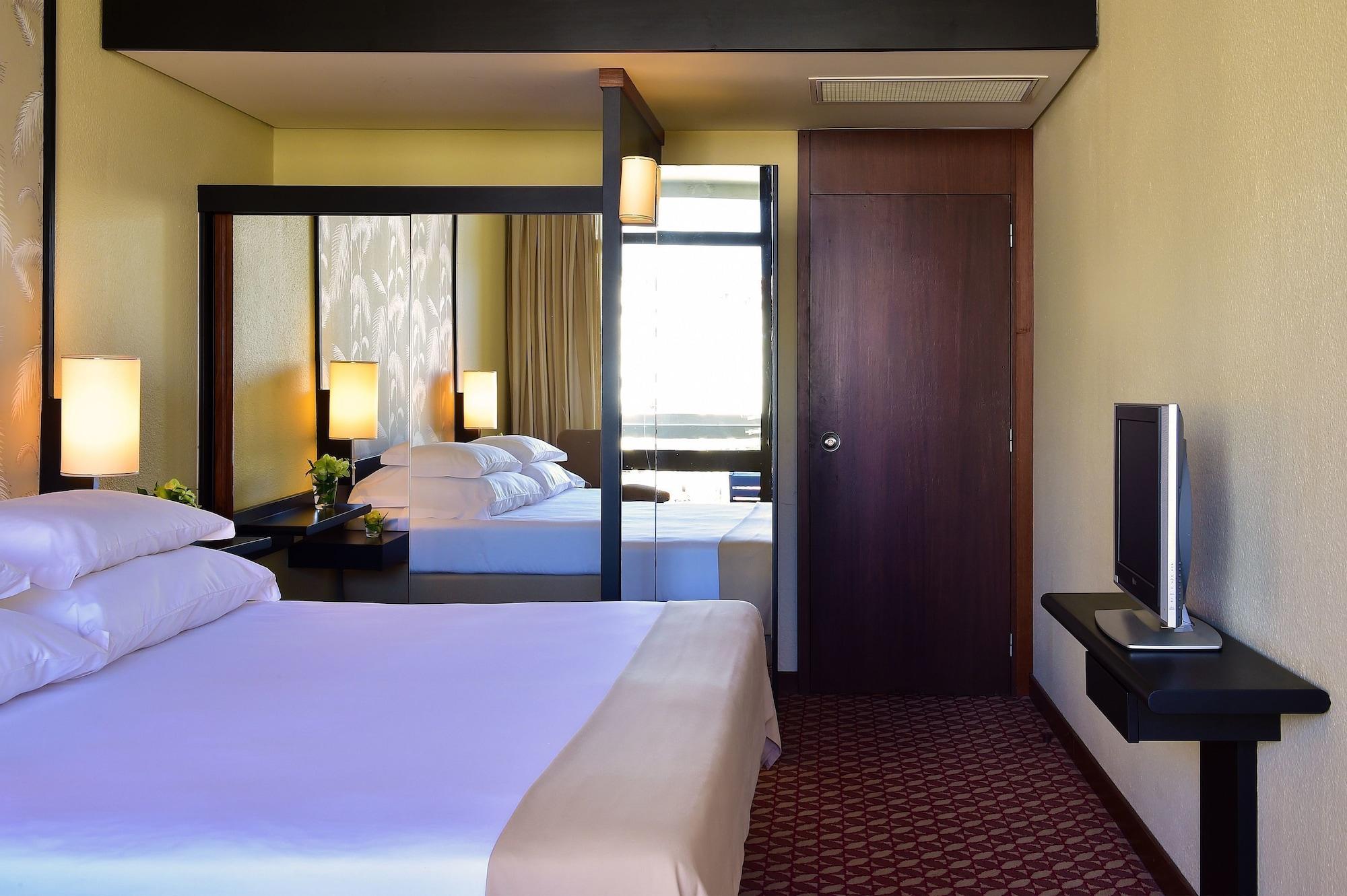 Pestana Casino Park Hotel & Casino Фуншал Екстер'єр фото A room at the hotel