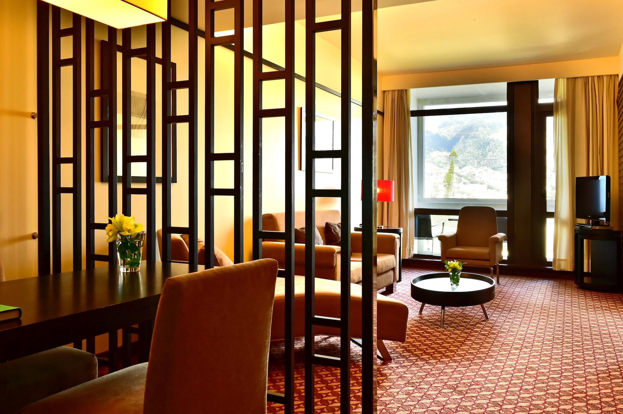 Pestana Casino Park Hotel & Casino Фуншал Екстер'єр фото A suite at the InterContinental Hotel, Innsbruck