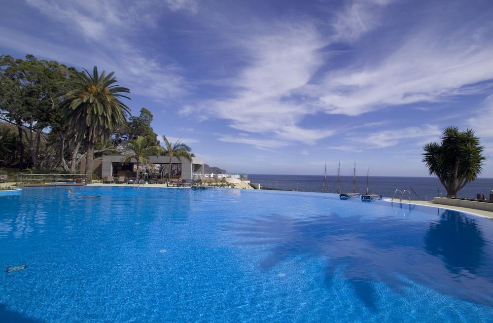 Pestana Casino Park Hotel & Casino Фуншал Екстер'єр фото Infinity pool at the Hotel