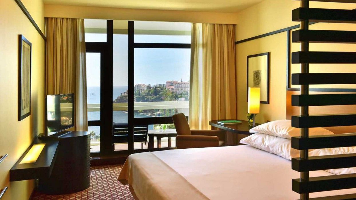 Pestana Casino Park Hotel & Casino Фуншал Екстер'єр фото A room at the hotel