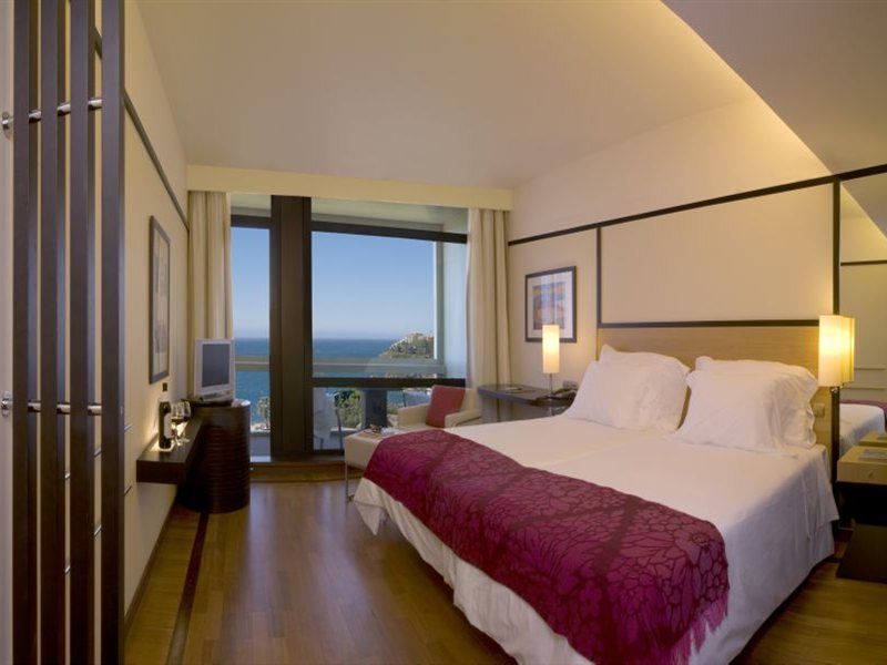 Pestana Casino Park Hotel & Casino Фуншал Екстер'єр фото A room at the hotel